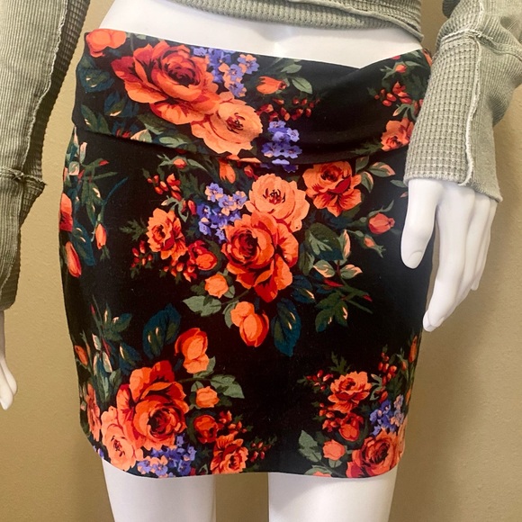 DNA Couture Floral Mini - Picture 3 of 5